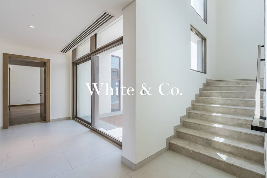 Corner | Private Pool |Close to Amenities - Image 6