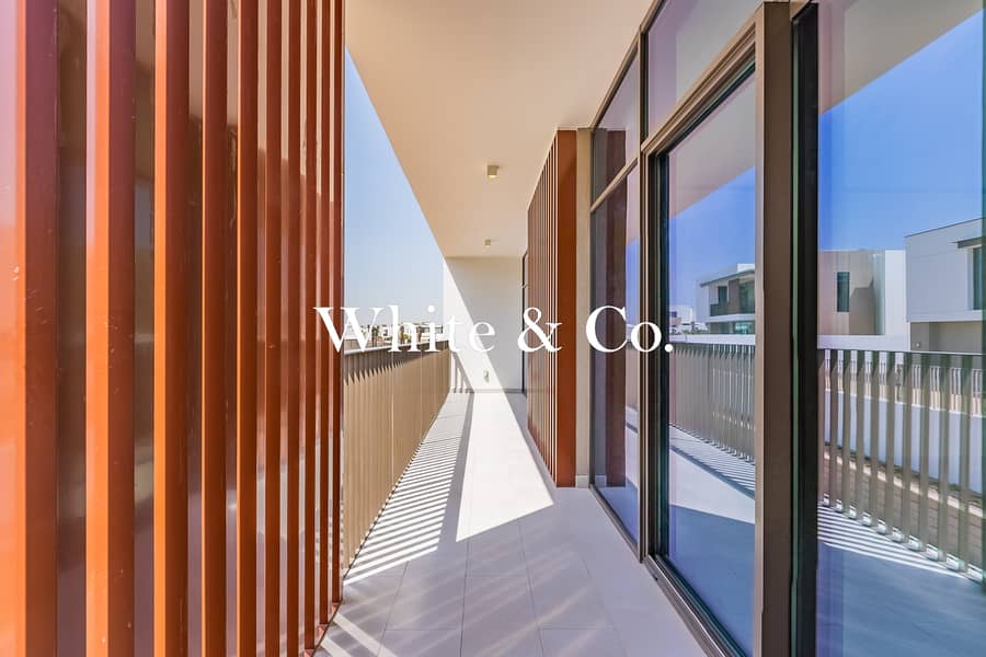 Corner | Private Pool |Close to Amenities - Image 9