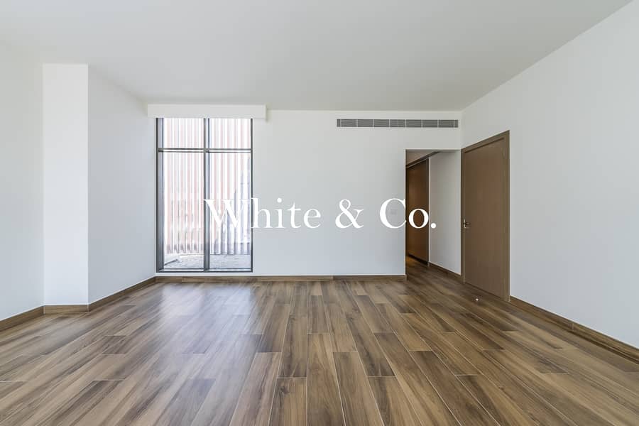 Corner | Private Pool |Close to Amenities - Image 11
