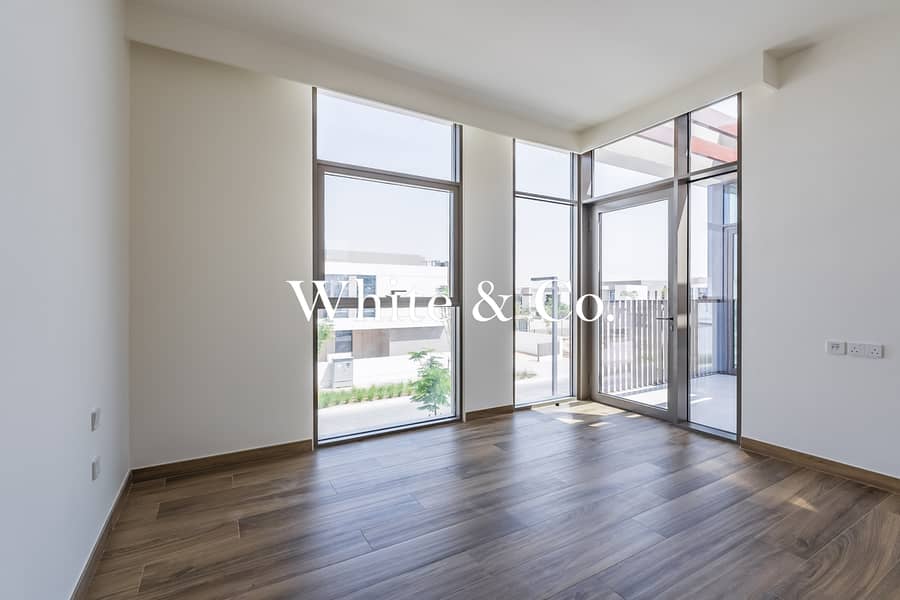 Corner | Private Pool |Close to Amenities - Image 20