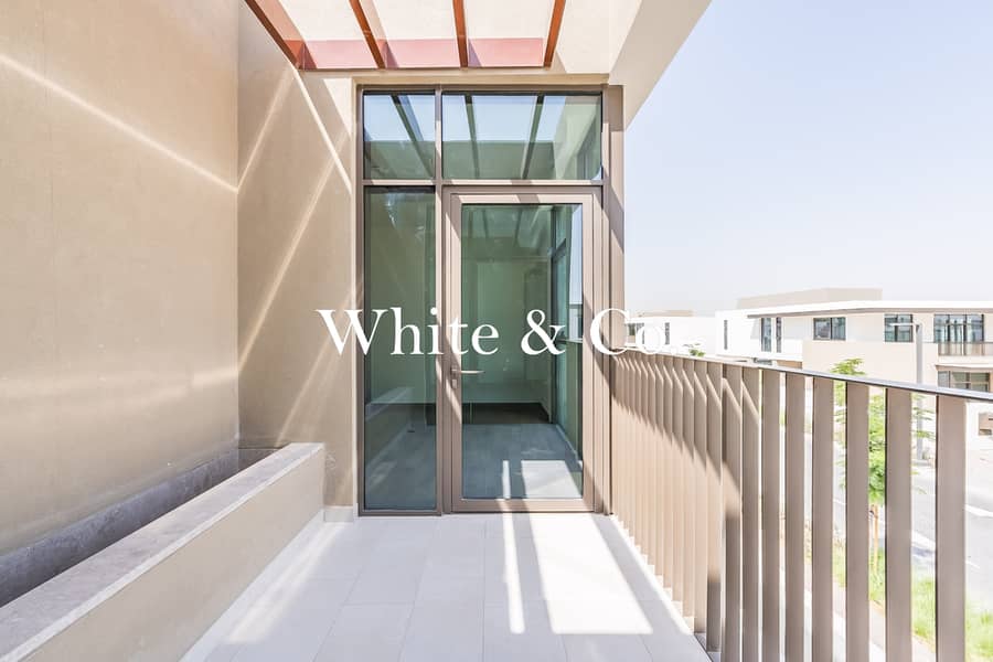 Corner | Private Pool |Close to Amenities - Image 24