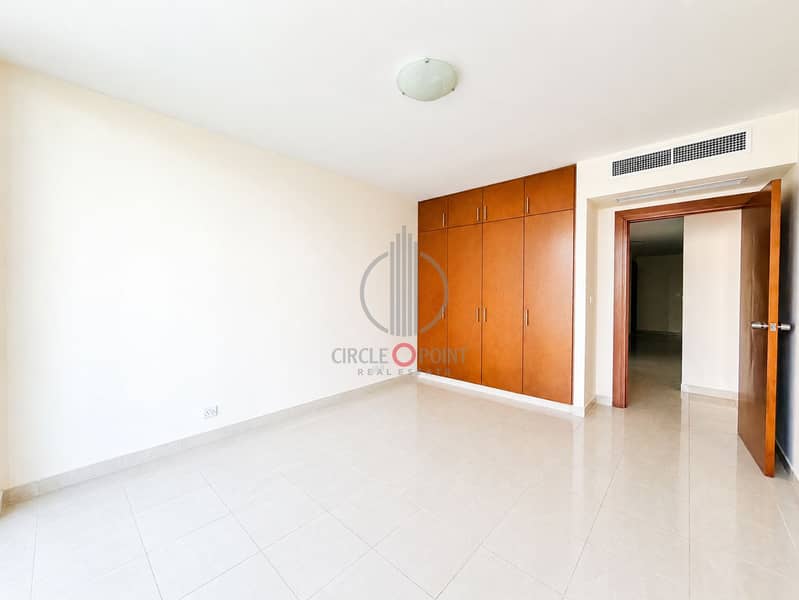 Bright & Spacious 4BR + Maid's Room | Prime Location | Close to Metro - Image 12