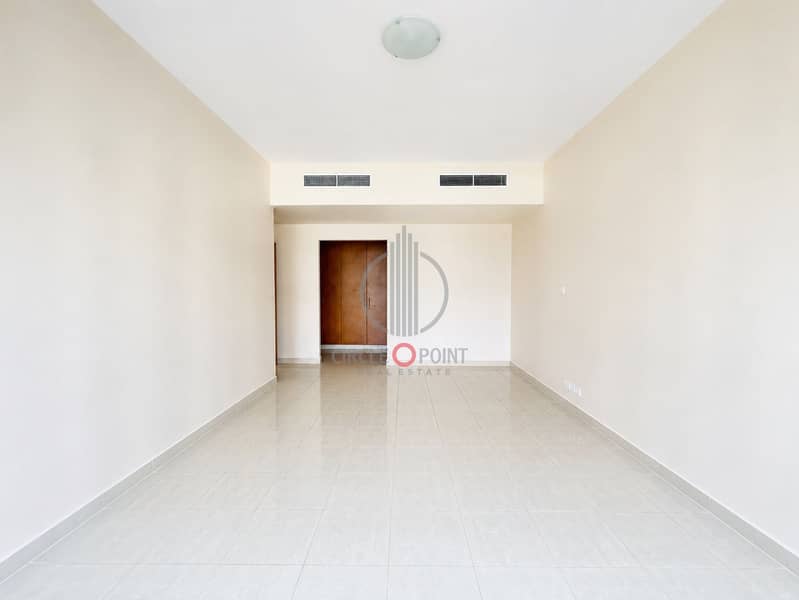 Bright & Spacious 4BR + Maid's Room | Prime Location | Close to Metro - Image 13