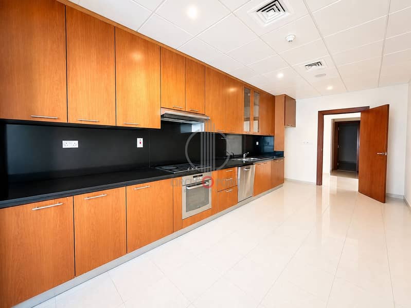 Bright & Spacious 4BR + Maid's Room | Prime Location | Close to Metro - Image 18