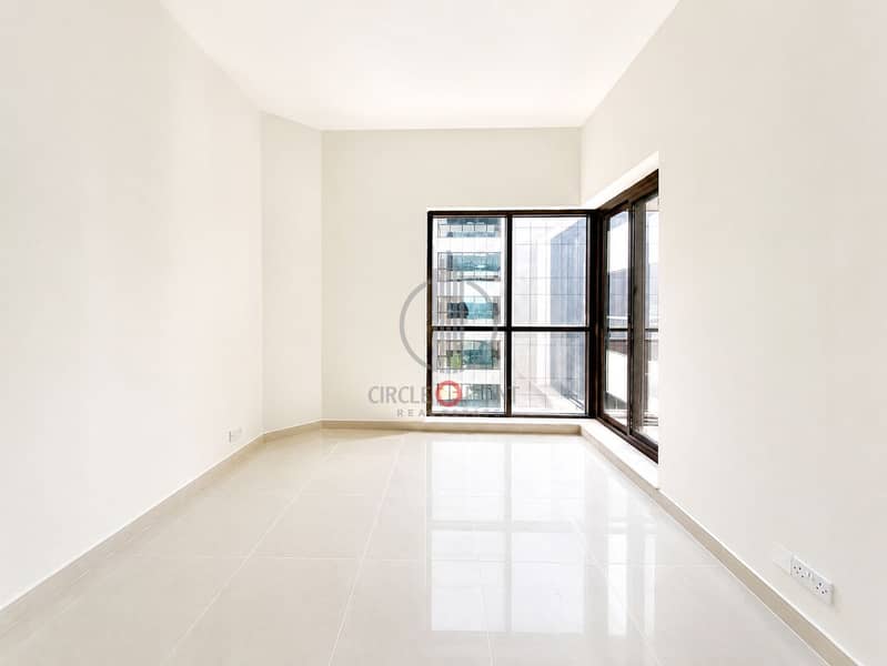 Hot Property - Huge Layout | 1BR with Balcony | Full Amenities | Prime Location - Image 9