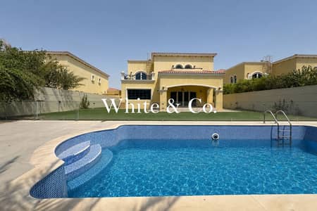 4 Schlafzimmer Villa zum zur Miete in Jumeirah Park, Dubai - Villa in Jumeirah Park，District 4, 4 schlafzimmer, 430000 AED - 15586013