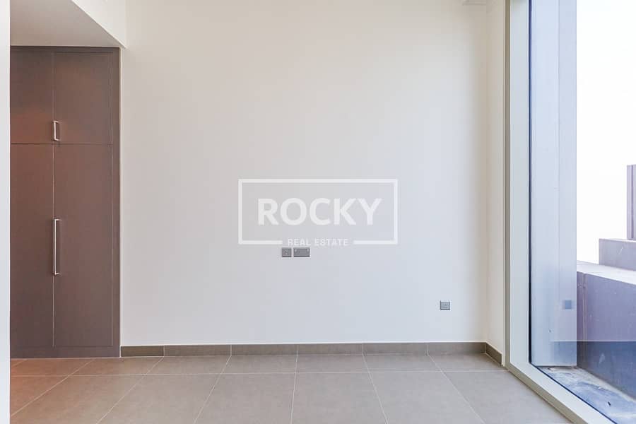27 Dubai Creek Harbour - Creek Gate Tower 1 - Unit 3402 -37. JPG