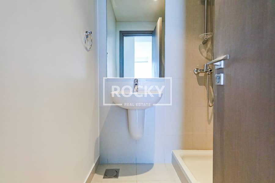 45 Dubai Creek Harbour - Creek Gate Tower 1 - Unit 3402 -44. JPG