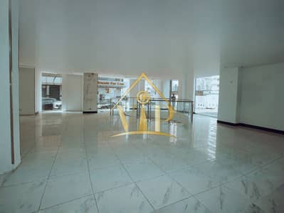 Showroom in Affitto a Hamdan Street, Abu Dhabi - 4. jpg Showroom in Affitto a Hamdan Street, Abu Dhabi - 4. jpg
