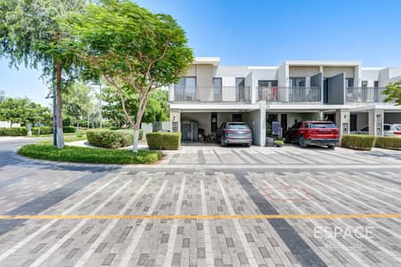 4 Bedroom Villa for Rent in Tilal Al Ghaf, Dubai - Park Backing | Unfurnished | Corner Plot