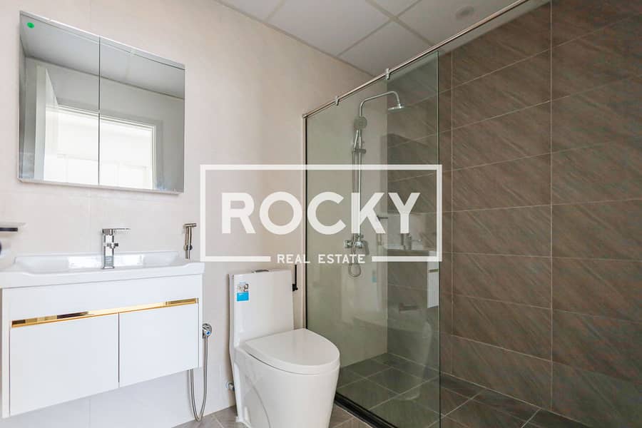 11 Chez moi - Bath room. JPG