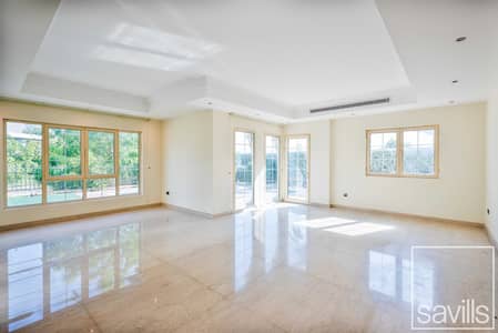 5 Bedroom Villa for Rent in Jumeirah Islands, Dubai - Spacious Family Home | Private Pool | Large Plot 5 Bedroom Villa for Rent in Jumeirah Islands, Dubai - Spacious Family Home | Private Pool | Large Plot