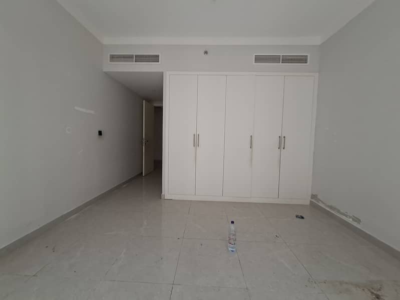 6 11857. jpg