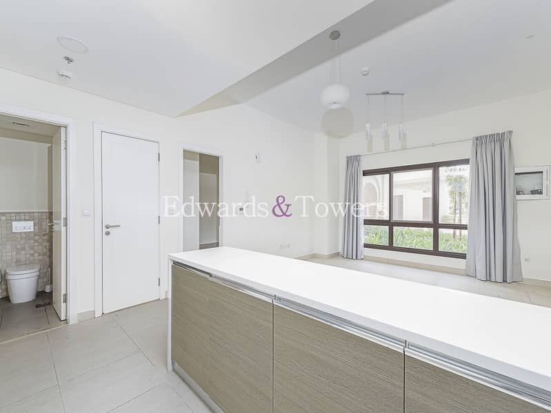 Courtyard View| White Goods INC | Multiple Cheques Courtyard View| White Goods INC | Multiple Cheques