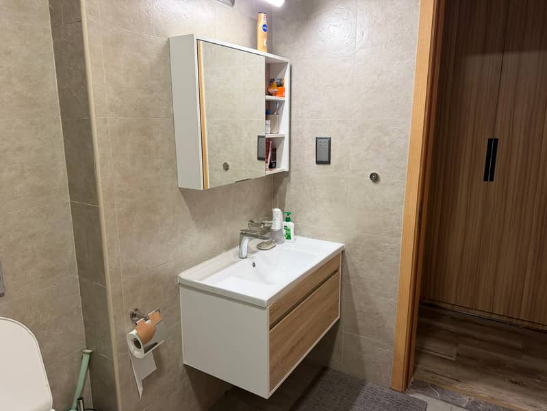 12 9efc465e-d2ff-40ba-9904-fa6d3ec16fcc. jpg
