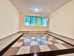 شقة في شارع الكورنيش 2 غرف 85000 درهم - 15592980