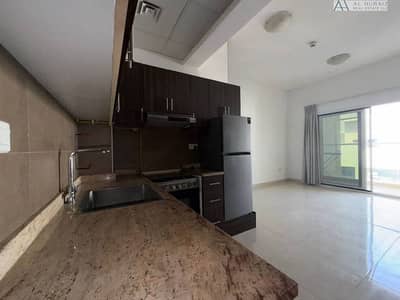Studio zum zum Verkauf in Dubai Land Residence Complex (DLRC), Dubai - Wohnung in Dubai Land Residence Complex (DLRC), 595000 AED - 15593894