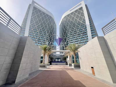 4 habitaciones Townhouse para en Alquiler en Corniche Area, Abu Dhabi - Casa adosada en Corniche Area, 4 dormitorios, 250000 AED - 15595342