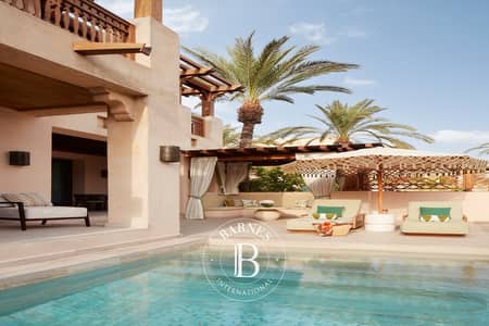 2 Bedroom Villa for Rent in Umm Suqeim, Dubai - Spacious with Private Pool | Large Layout