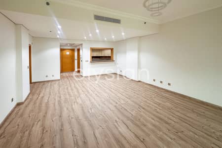 1 Camera Appartamento in Affitto a Palm Jumeirah, Dubai - Appartamento a Palm Jumeirah，Shoreline Apartments，Al Habool, 1 camera da letto, 155000 AED - 15596069