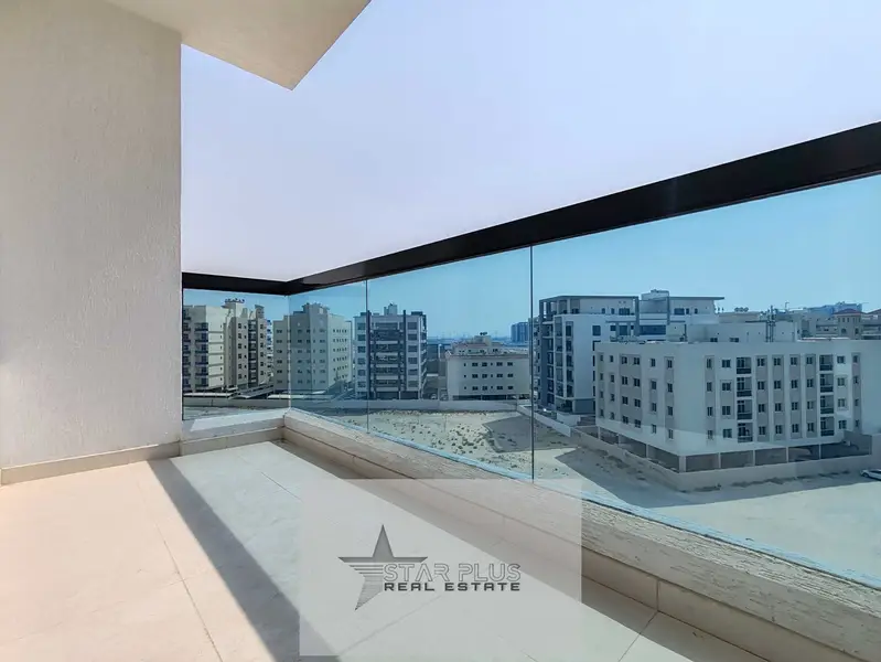 LIKE A NEW ULTAR SPACIOUS 2 BEDROOM WITH BIG CLOSED KITCHEN,BALCONY AND PARKING.
