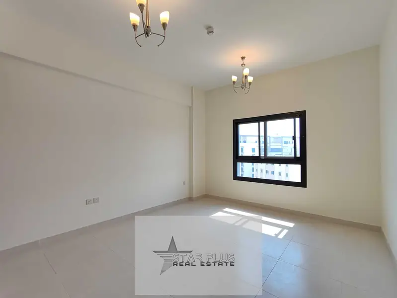 LIKE A NEW ULTAR SPACIOUS 2 BEDROOM WITH BIG CLOSED KITCHEN,BALCONY AND PARKING.