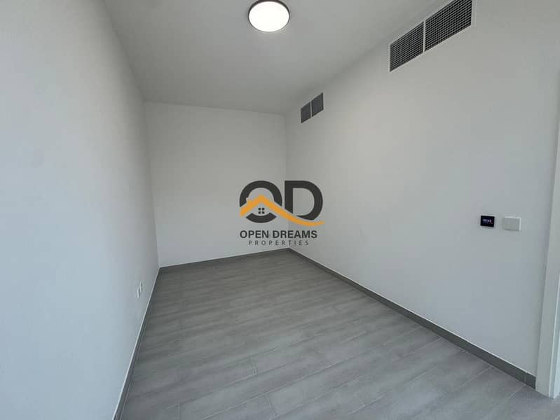 37 f3ebad1d-5d13-4e20-99f1-9a6fb7067394. jpg