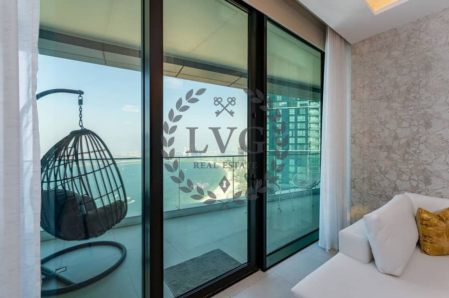 14 Living Room Balcony. png
