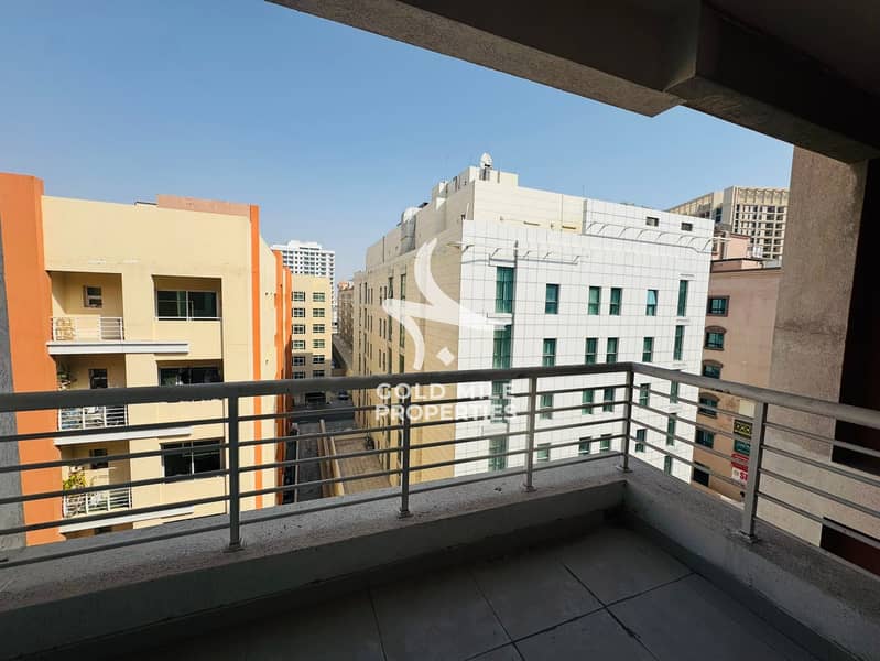 Next to Metro - Bachelor Sharing Allowed - Profitable Apartment