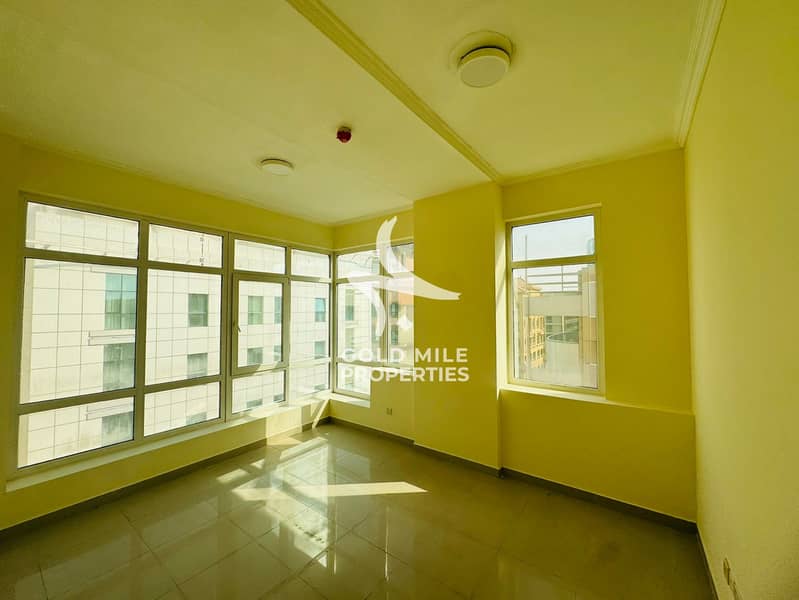 Next to Metro - Bachelor Sharing Allowed - Profitable Apartment - Image 6