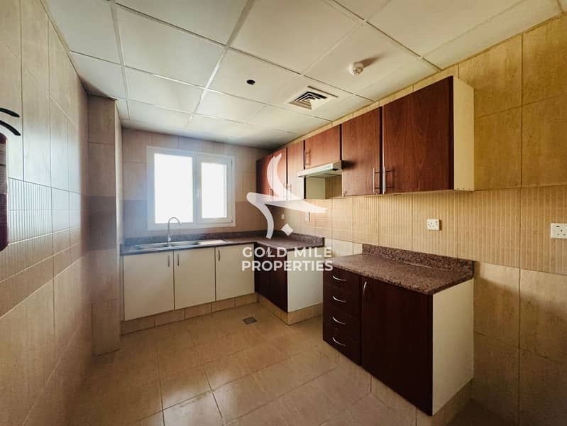 Next to Metro - Bachelor Sharing Allowed - Profitable Apartment - Image 10