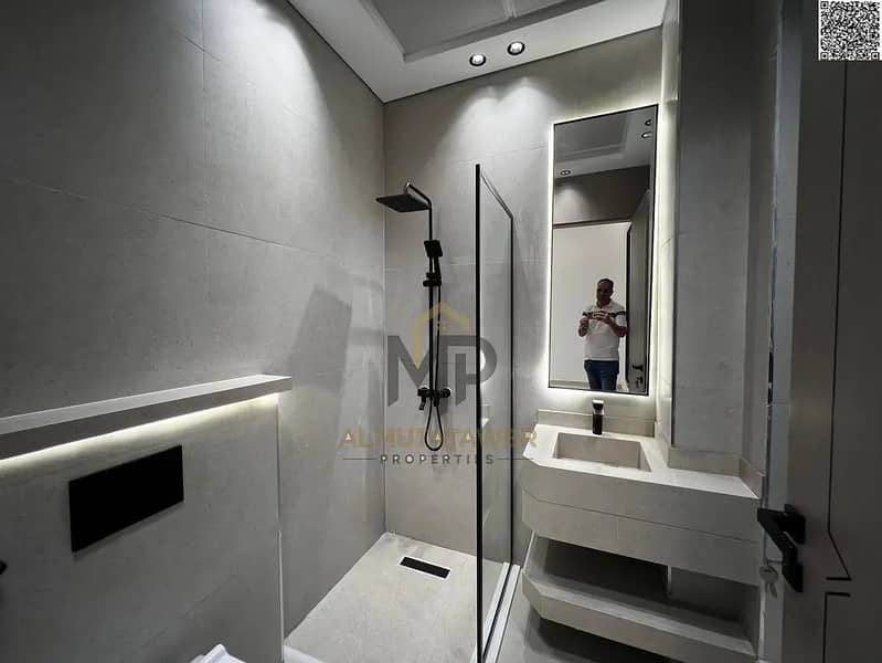 25 846454987-1066x800. webp