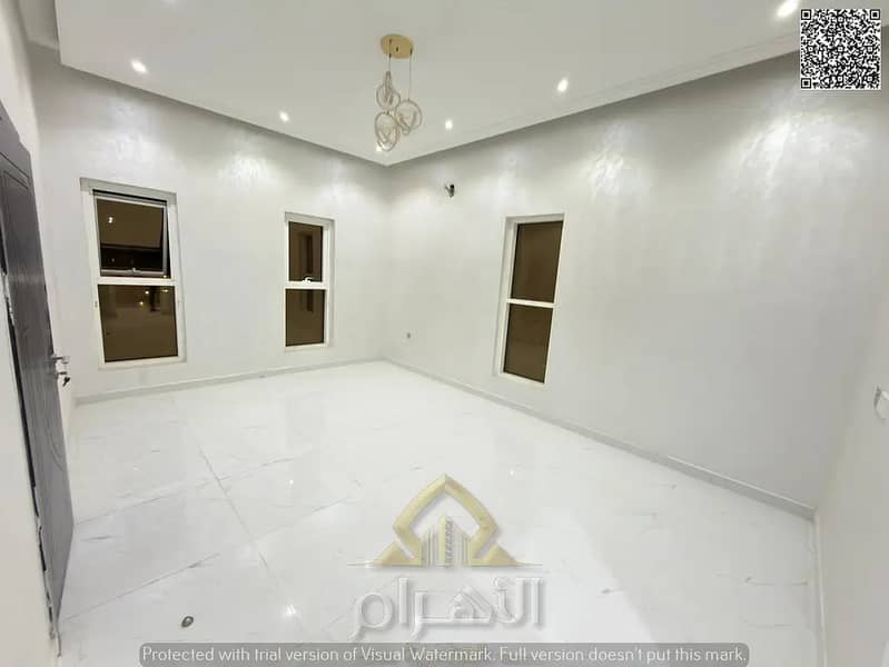 13 839893015-1066x800. webp