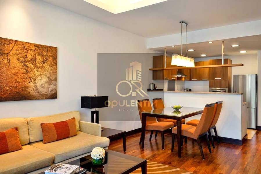 4 Deluxe One Bedroom Sea View Apartment_Dining Room 1. png