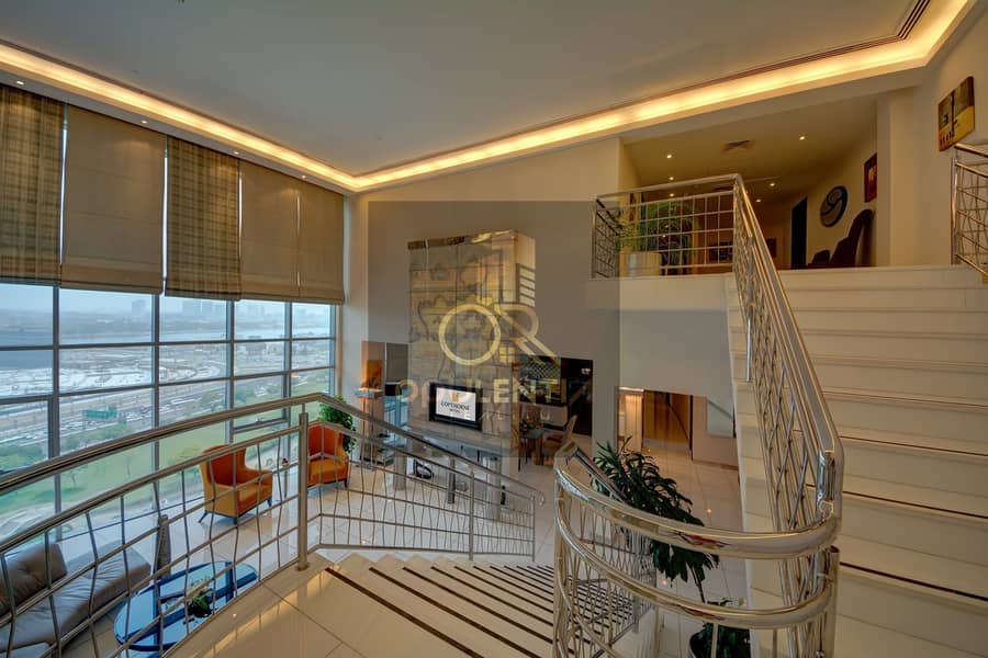 8 lobby 1. jpg