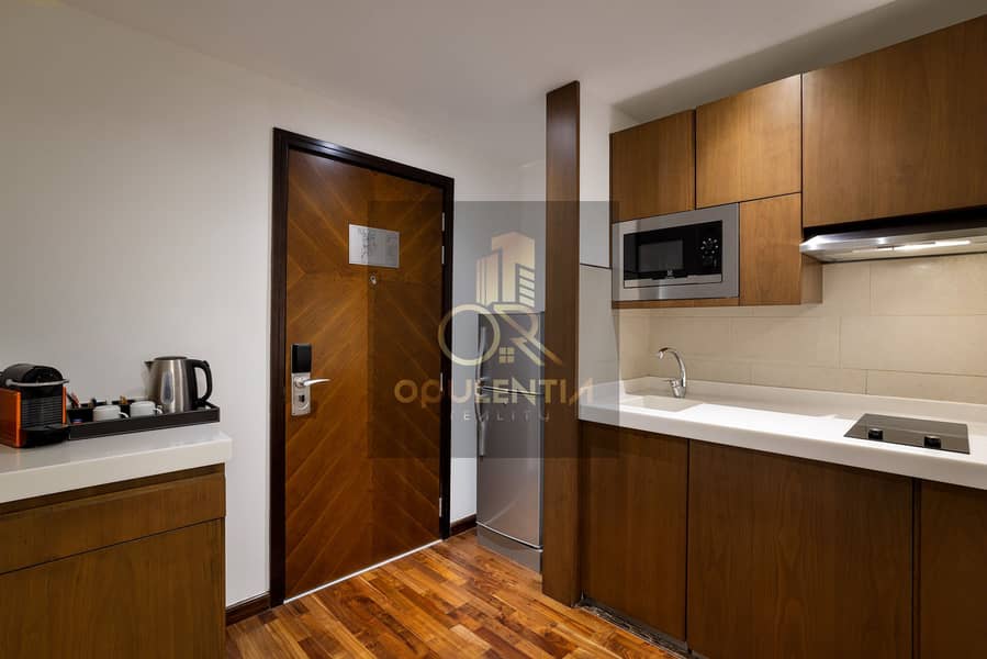 7 Studio Kitchenette. jpg