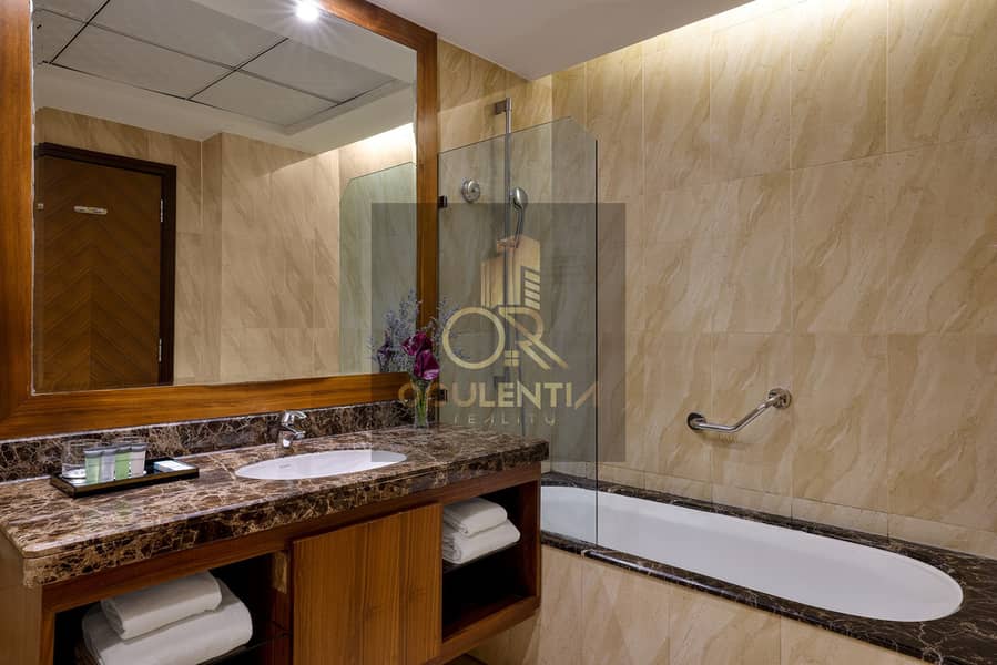 8 Studio Bathroom. jpg