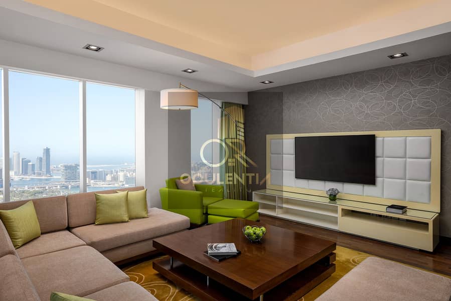 3 Deluxe Three Bedroom Penthouse_Living Room. jpg