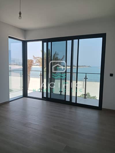 Villa de 5 chambres à à vendre à Al Hamra Village, Ras Al Khaimah - 11453c16-bc96-4927-9874-9f69651bff39. jpg