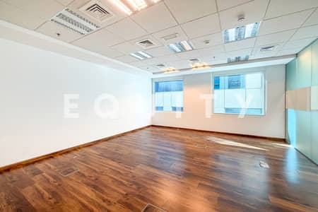 Office for Rent in Business Bay, Dubai - Vacant Now | 6 Parking Spaces | Corner Office