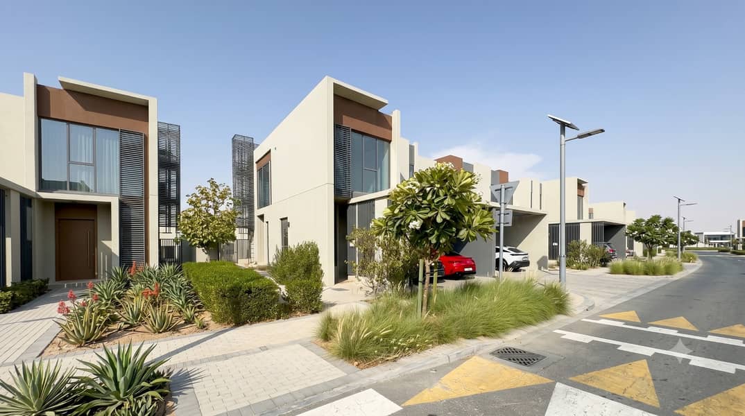 Rare Unit | Open View of Garden and Lake | Vacant Rare Unit | Open View of Garden and Lake | Vacant