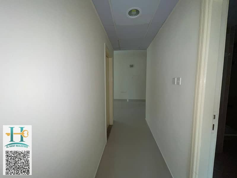 4 163558b9-2e2e-42bd-ac93-9600e53ba0bd. jpg