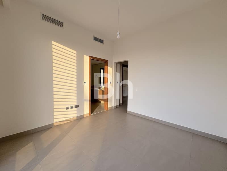 6 Image 0