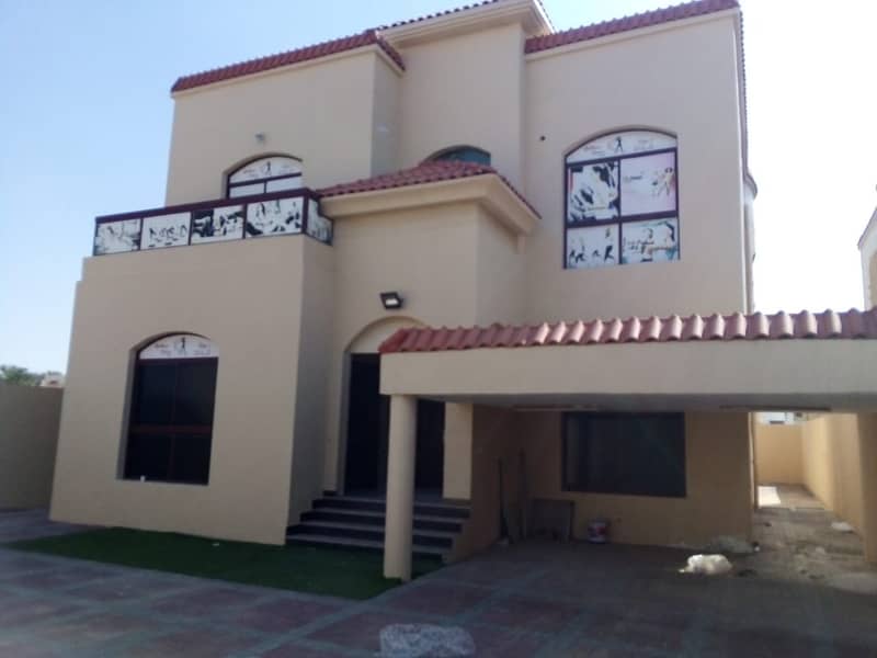 Villa for rent, residential, commercial, suitable for any commercial activity, large area and on a running street
