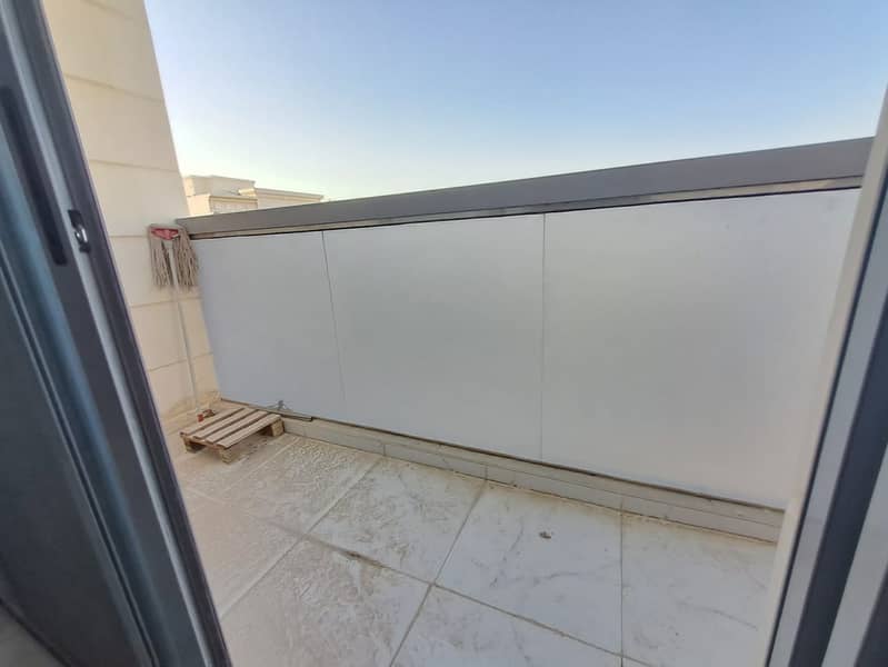 4 10393. jpg