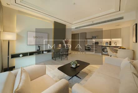1 Camera Hotel Apartment in Affitto a Palm Jumeirah, Dubai - One Bedroom Sea View with Balcony - Living Room 1.4. jpg