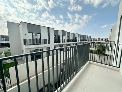 4 Bedroom Villa for Sale in Dubai South, Dubai - Single Row | Rented | No Agents | Below Market