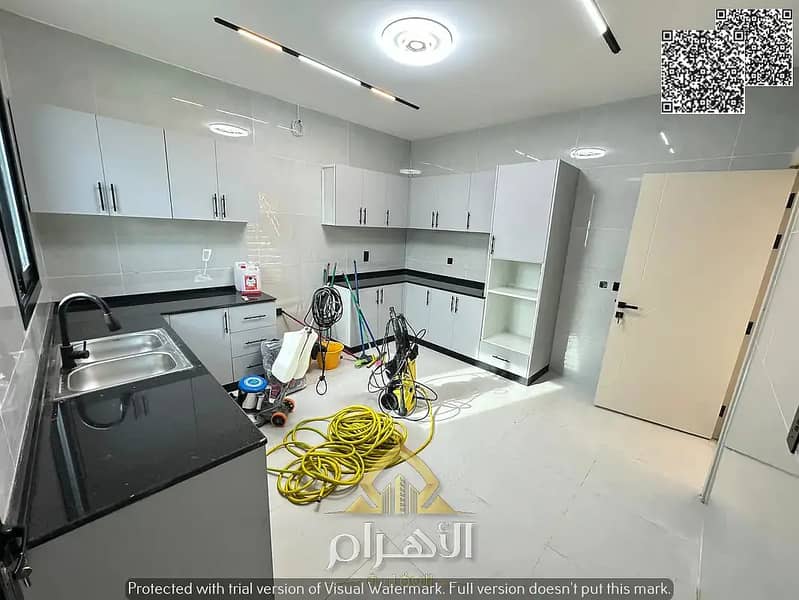 8 833067580-1066x800. webp