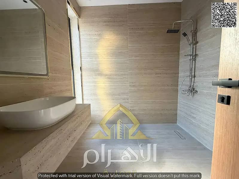 9 833067719-1066x800. webp