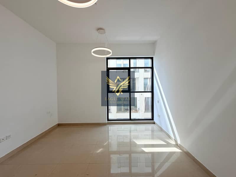 Bright & Spacious 2 BHK | Top Amenities City View - Image 6